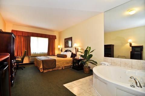 Best Western Plus Sam Houston Inn & Suites