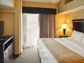 Hotel pic Comfort Suites DFW Airport
