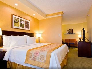 Фото отеля SpringHill Suites Napa Valley