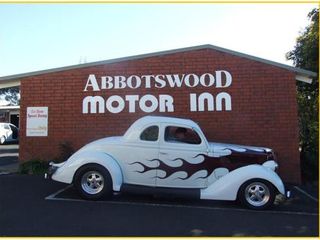 Фото отеля Abbotswood Motor Inn