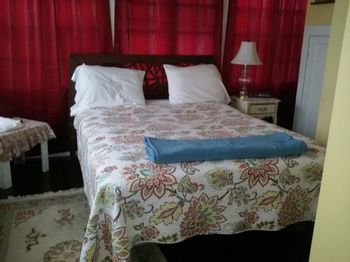 Six Acres Bed & Breakfast