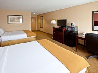 Фото отеля Holiday Inn Express Hotel & Suites Cincinnati-North/Sharonville