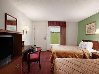 Фото отеля Days Inn & Suites by Wyndham Albany