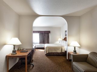 Hotel pic Quality Suites San Antonio