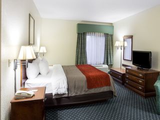 Hotel pic Comfort Inn & Suites San Antonio Airport