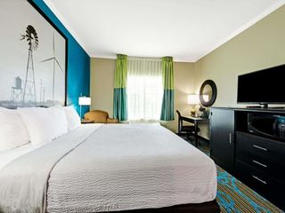 Hotel pic Super 8 by Wyndham San Antonio/Alamodome Area