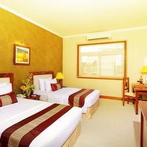 NearBy Hotel