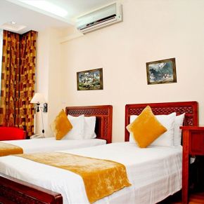 NearBy Hotel
