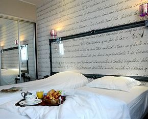 NearBy Hotel