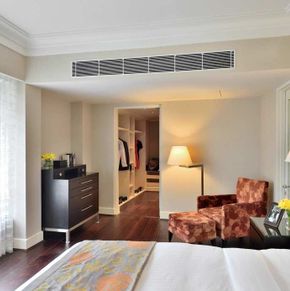 NearBy Hotel