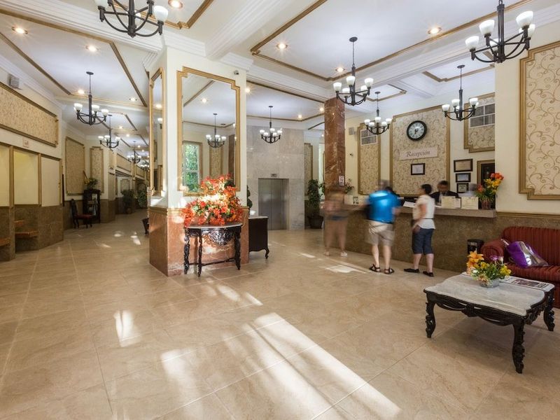 Hotel Photo 8
