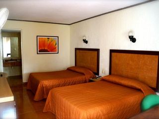 Hotel pic Hotel & Suites Villa del Sol