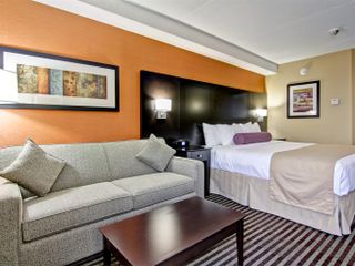 Фото отеля Best Western Plus Toronto North York Hotel & Suites