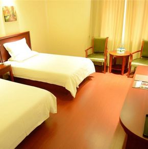NearBy Hotel