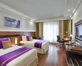 NearBy Hotel
