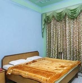 NearBy Hotel