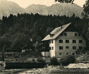 Jugendherberge Moertlmuehle Bad Goisern Austria