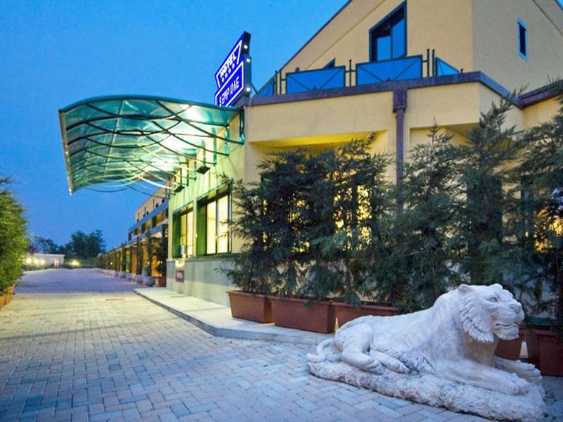Hotel Photo 23