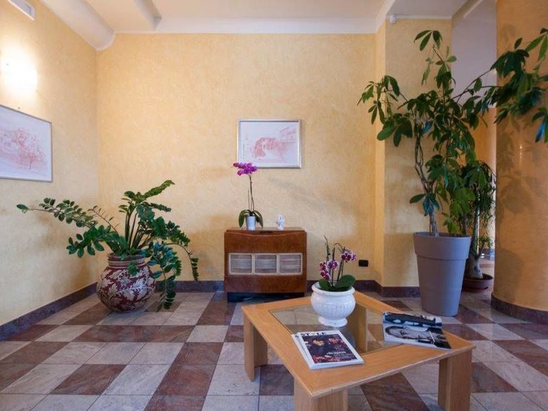 Hotel Photo 8