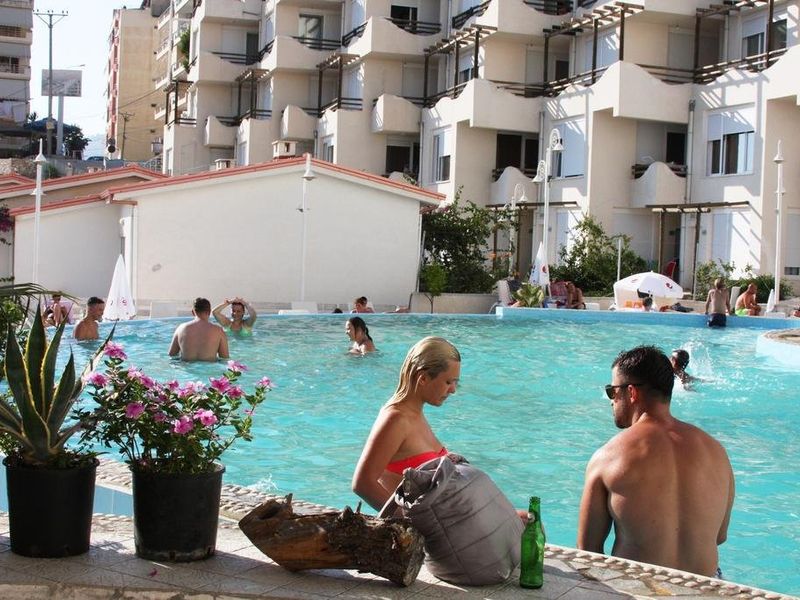 Hotel Photo 1