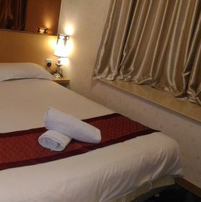 NearBy Hotel