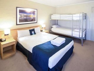 Hotel pic ibis Styles Canberra