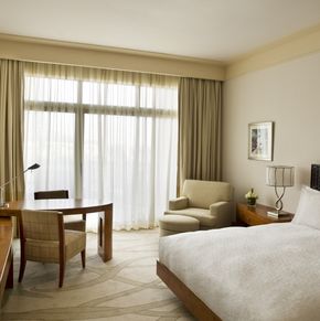 NearBy Hotel