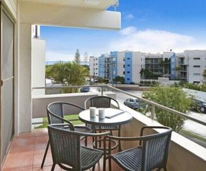 Warroo 3 - 2 BDRM Apt 100m to Alex Surf Beach Alexandra Headland Australia