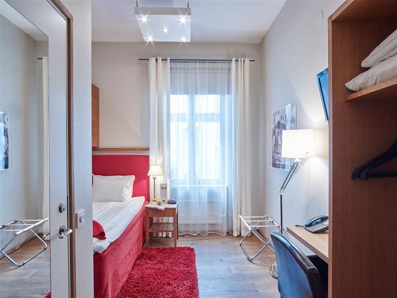 Hotel Photo 6