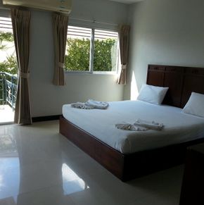 NearBy Hotel