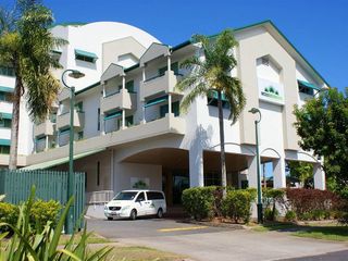 Фото отеля Cairns Sheridan Hotel