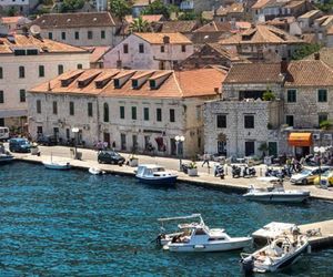 OLD TOWN DREAM Vis Croatia