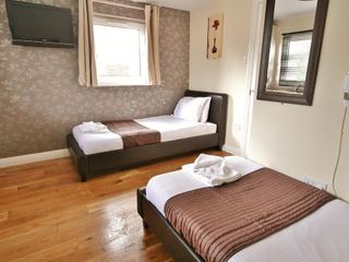 Hotel pic Central Studios Gloucester Road by RoomsBooked