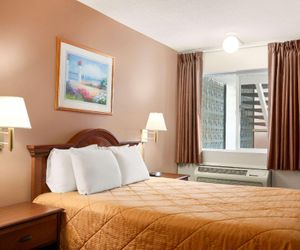 Travelodge by Wyndham Bakersfield Bakersfield United States