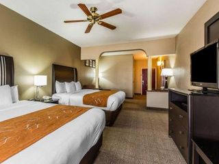 Hotel pic Comfort Suites Bakersfield
