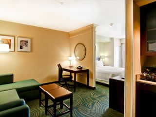 Фото отеля SpringHill Suites Fresno