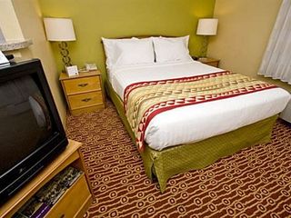 Hotel pic TownePlace Suites Fresno