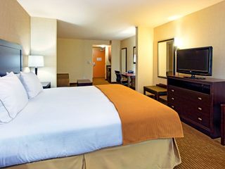 Фото отеля Holiday Inn Express Fresno Northwest - Herndon, an IHG Hotel