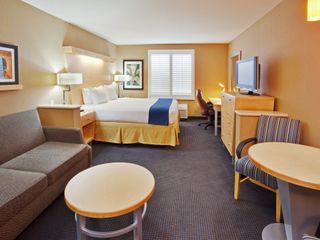 Фото отеля Holiday Inn Express Hotel & Suites Modesto-Salida, an IHG Hotel