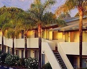 Фото отеля Sandpiper Lodge - Santa Barbara