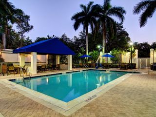 Фото отеля SpringHill Suites Boca Raton