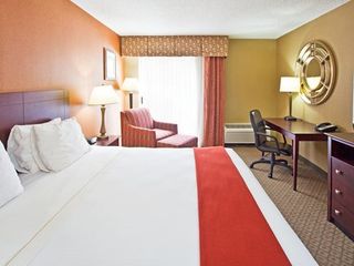 Фото отеля Holiday Inn Express Hotel Clearwater East - ICOT Center, an IHG Hotel