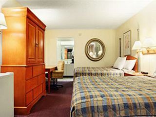 Hotel pic EXPRESS INN & SUITES CLEARWATER