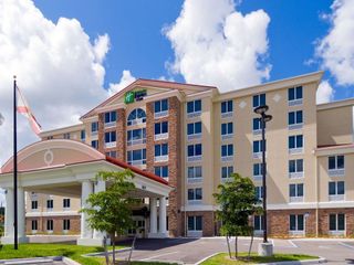 Фото отеля Holiday Inn Express Hotel & Suites Fort Myers East - The Forum, an IHG
