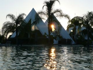 Фото отеля Pyramids in Florida