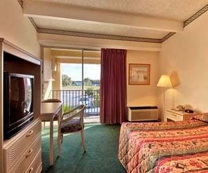 HOWARD JOHNSON EXPRESS INN - TAMPA NORTH/BUSCH GARDENS Temple Terrace United States
