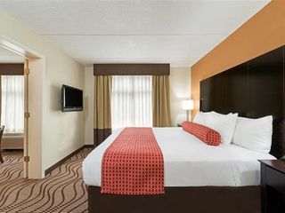 Фото отеля La Quinta Inn & Suites by Wyndham Tampa North I-75