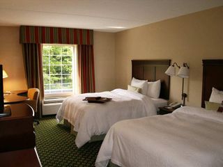 Фото отеля Hampton Inn & Suites Berkshires-Lenox