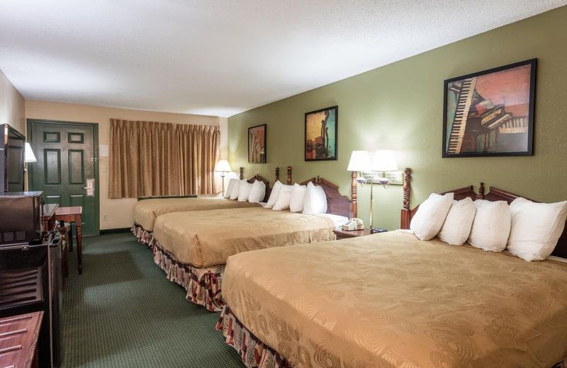 Hotel 4 Image 1