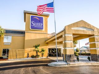 Hotel pic Sleep Inn near Outlets